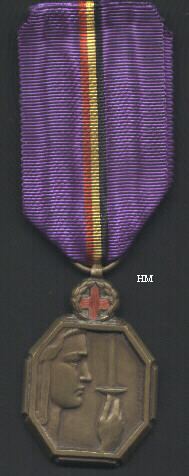 Medal of Gratitude with Red Cross obverse