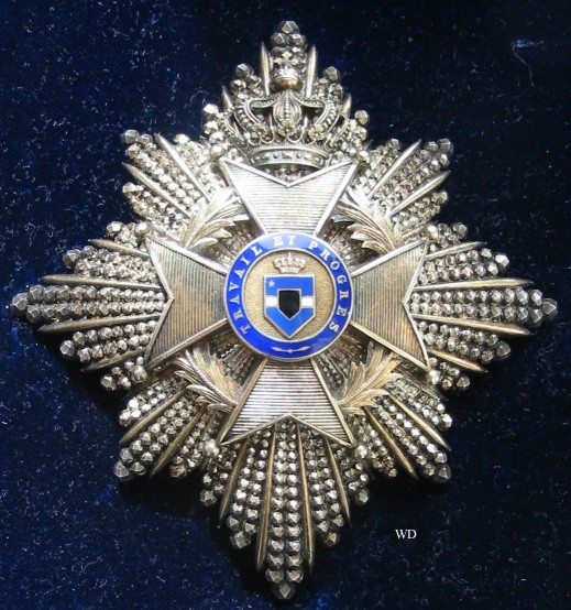 Colonial type, Breast Star Grand Cross