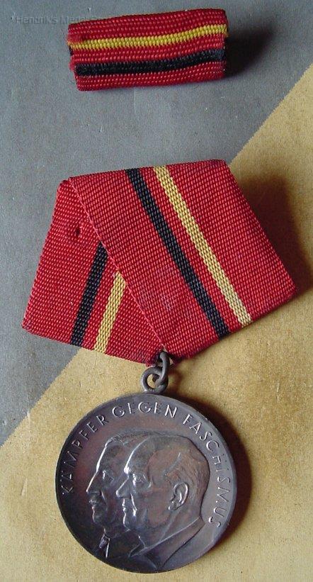 DDR Anti-Fascism Medal, obverse